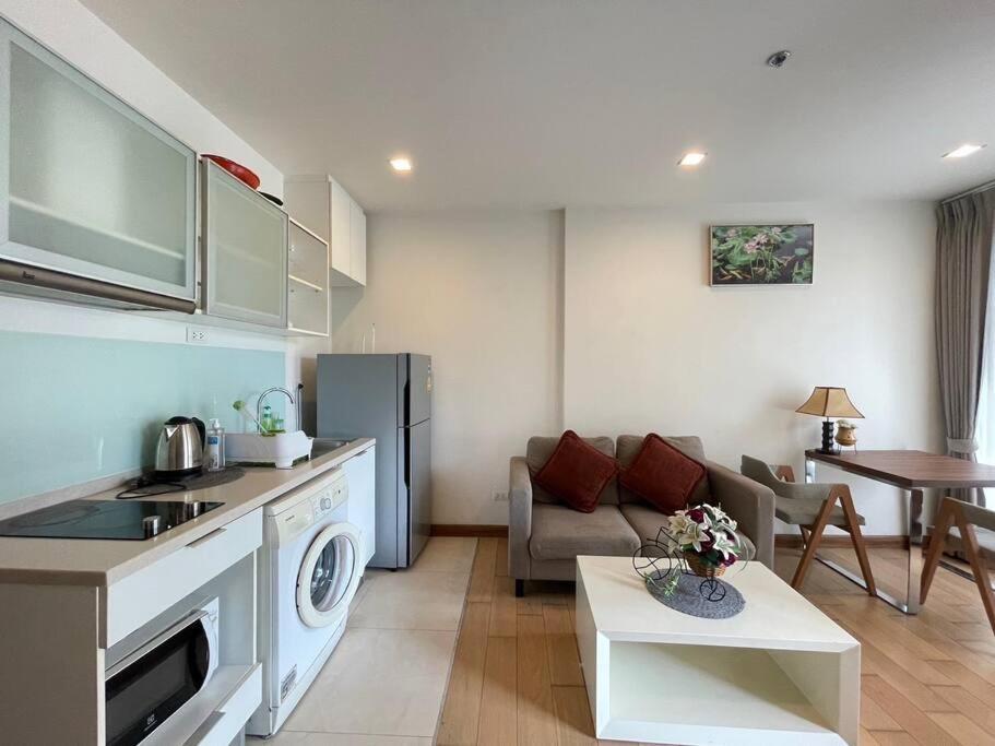 The Astra Deluxe Apartment